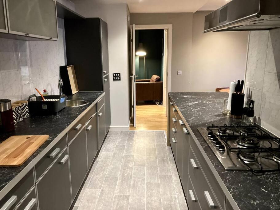 דירות גלאזגו Stylish 2 Bed Accessible Flat Perfect Location מראה חיצוני תמונה